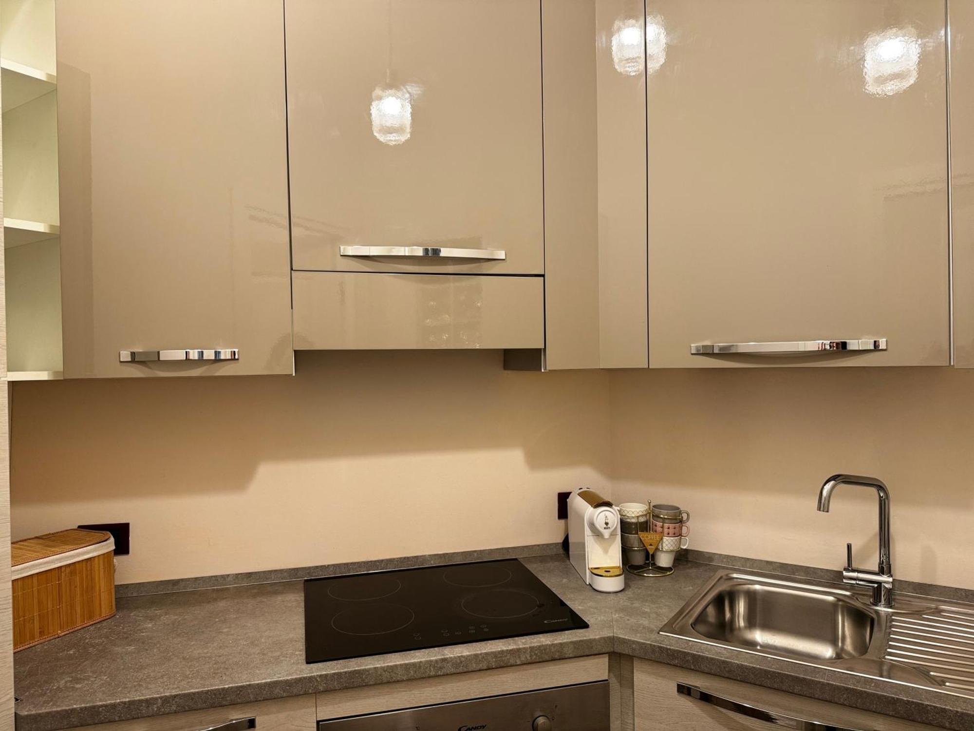 Regina Milano In Verona - Sky Tv, Wifi E Breakfast Box Apartment Екстериор снимка