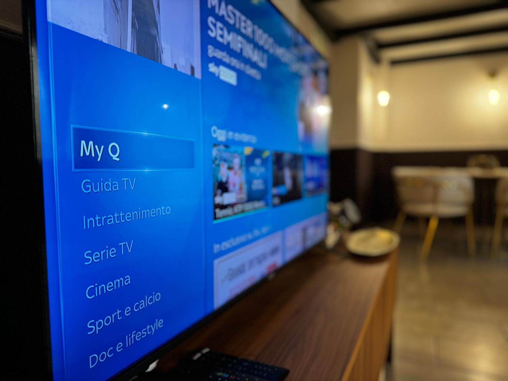 Regina Milano In Verona - Sky Tv, Wifi E Breakfast Box Apartment Екстериор снимка