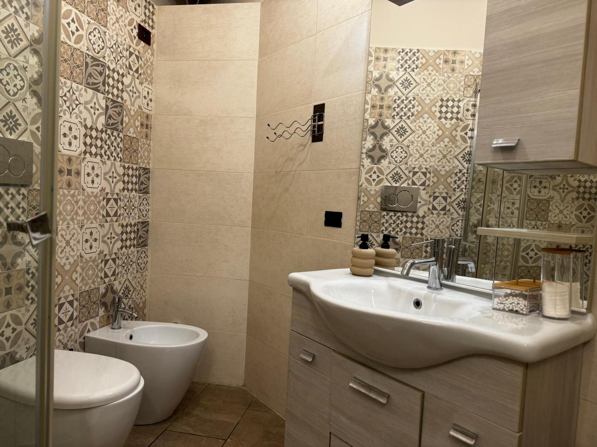 Regina Milano In Verona - Sky Tv, Wifi E Breakfast Box Apartment Екстериор снимка