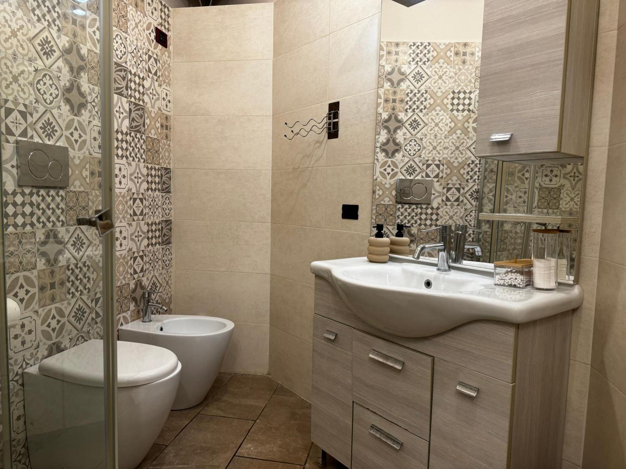 Regina Milano In Verona - Sky Tv, Wifi E Breakfast Box Apartment Екстериор снимка