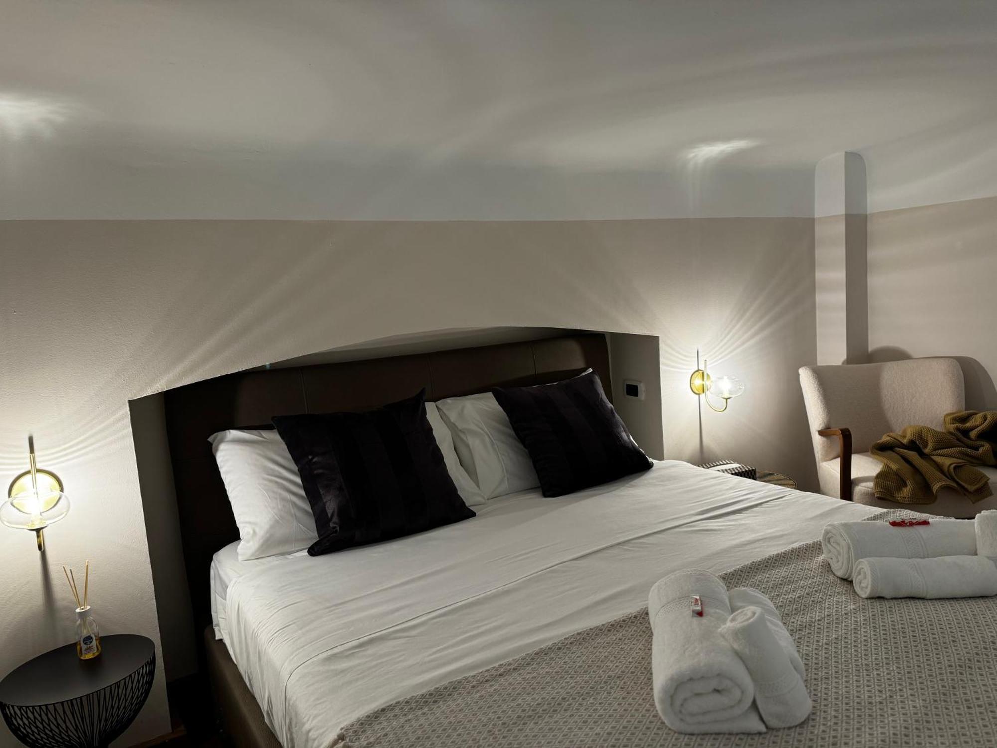 Regina Milano In Verona - Sky Tv, Wifi E Breakfast Box Apartment Екстериор снимка